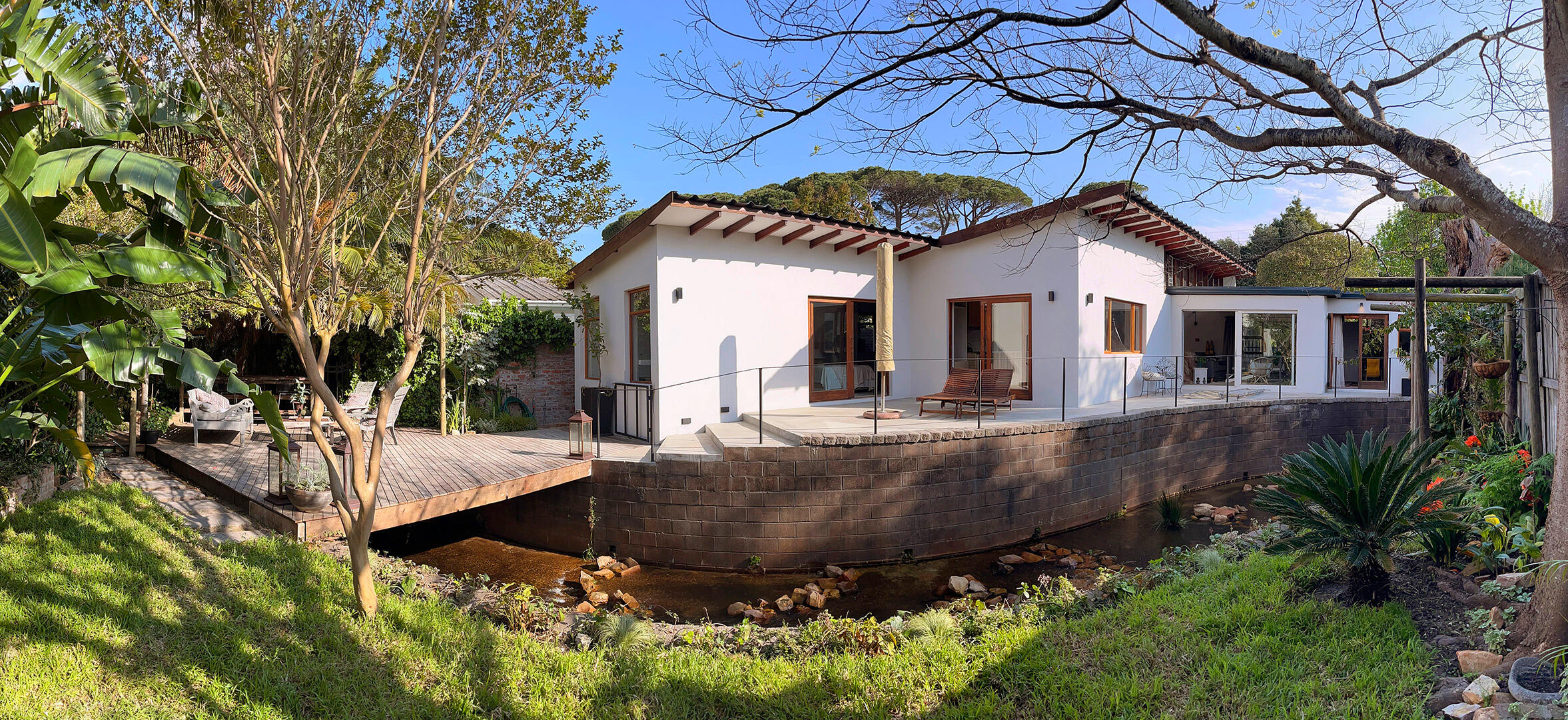 River House - Renovations, design, staging Exterior view